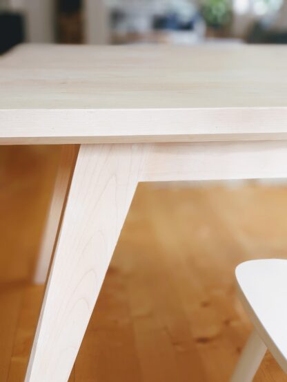 Hanna's Dining Table